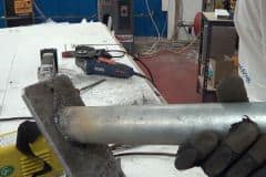 tubo soldado a la pletina para hacer la farola soldar led