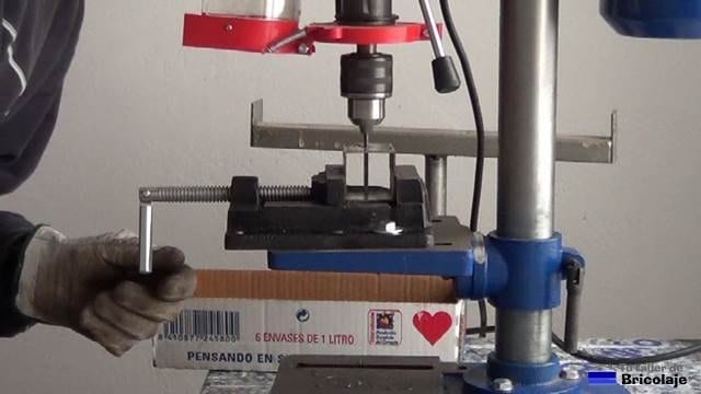 perforando el cuadradillo de 40