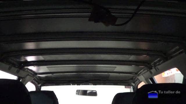 interior del techo del coche sin tapizado
