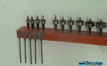 Cómo hacer organizador de brocas de pala casero organizando las brocas de pala con imanes
