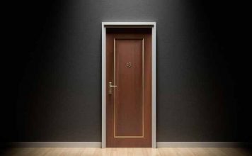 instalar manivela puerta